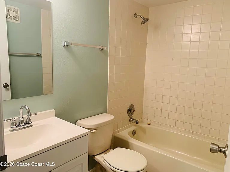 3092 Sir Hamilton Cir #4 — Photo 9