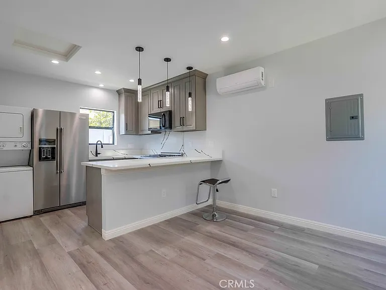 1260 E Turin Ave #B — Photo 3