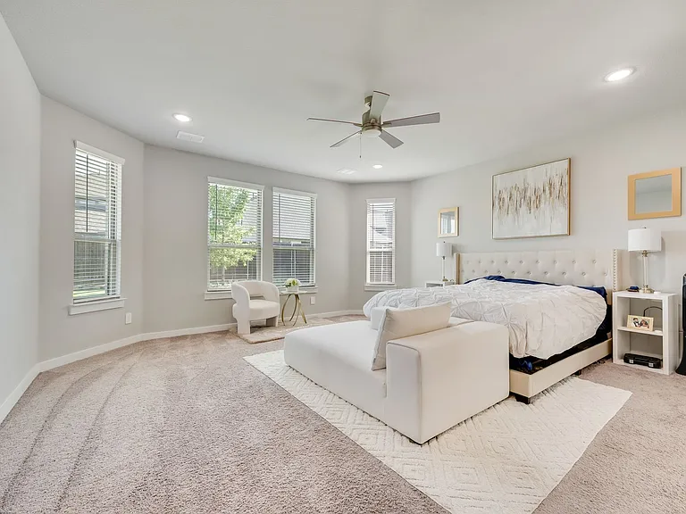 211 Coyote Creek Dr — Photo 17