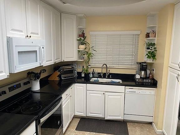 4th image of 1109 Del Cambre Dr
