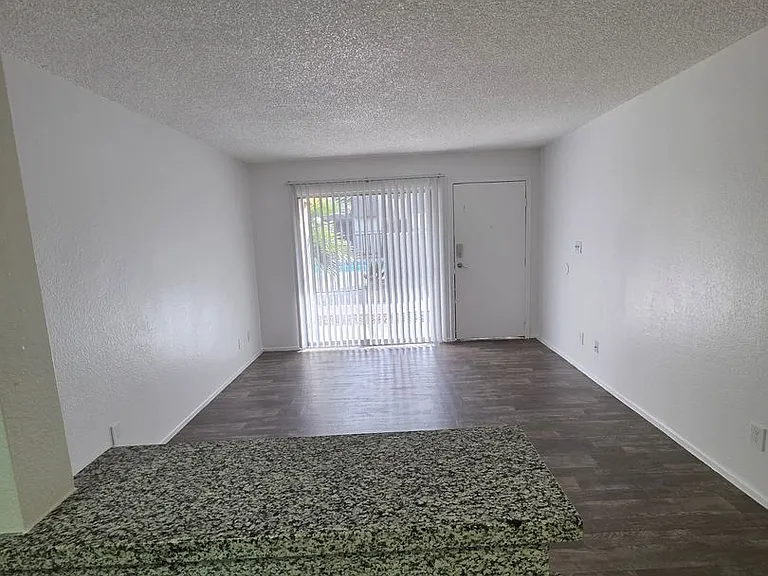 Canyon 35 Apartments — Photo 28