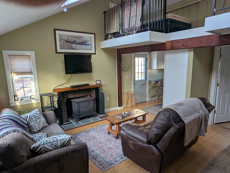 16 Gilbert Rd — Photo 3