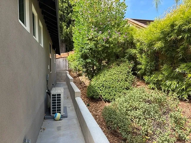 2725 Glasgow Dr — Photo 13