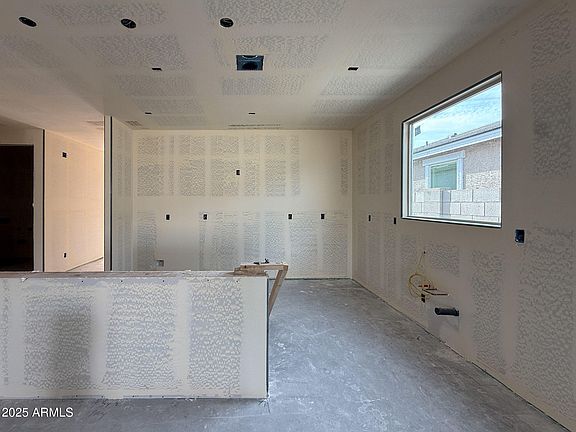 4th image of 9542 W TAMARISK Avenue