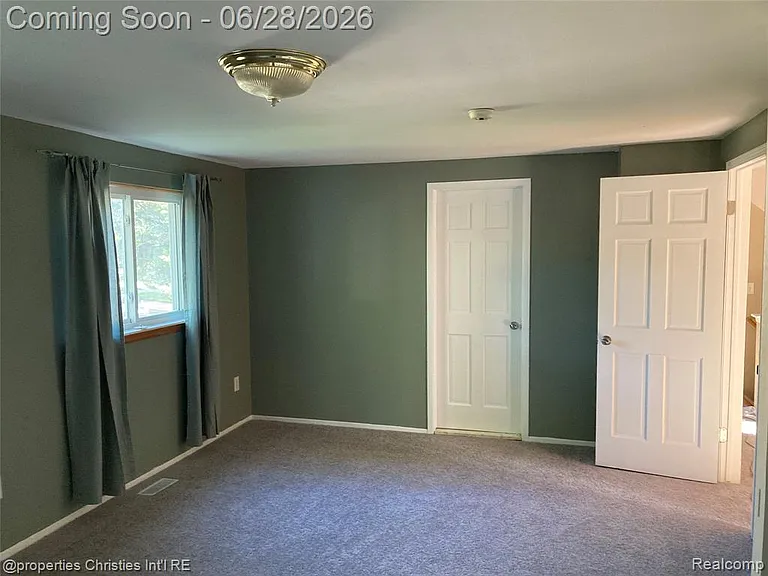 261 Charterhouse Dr — Photo 8