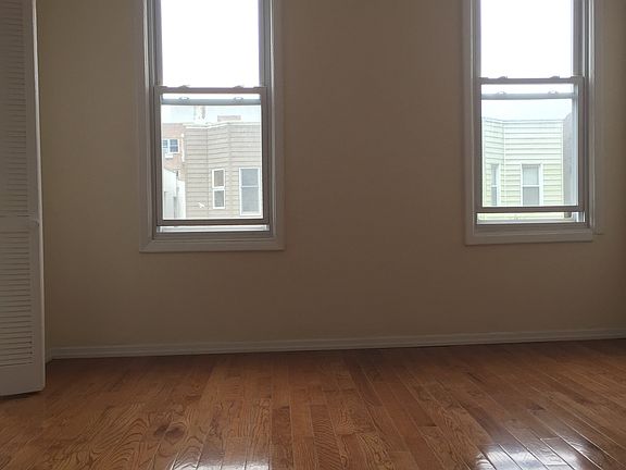 5th image of 2545 36th St