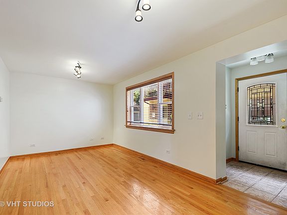 3rd image of 1027 Dodge Ave APT C