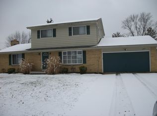 143 Rainbow Dr, Amherst, OH