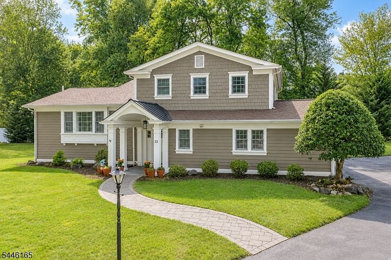 1st image of 22 Bromley Ct