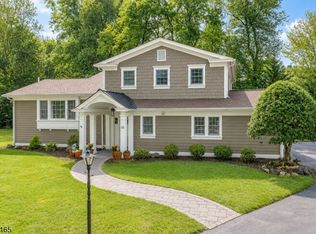 22 Bromley Ct, New Providence, NJ 07974