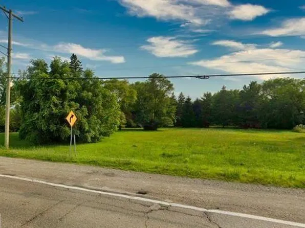 5666 Auburn Rd, Shelby Township, MI 48317