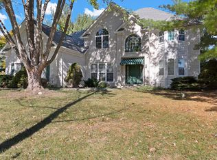 52 Oak Creek Dr, Yorkville, IL 60560