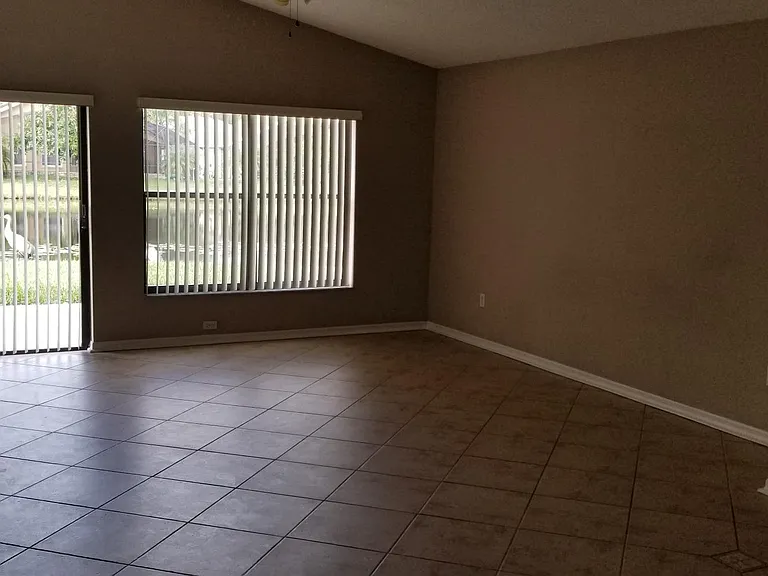 533 Hardwood Cir — Photo 3