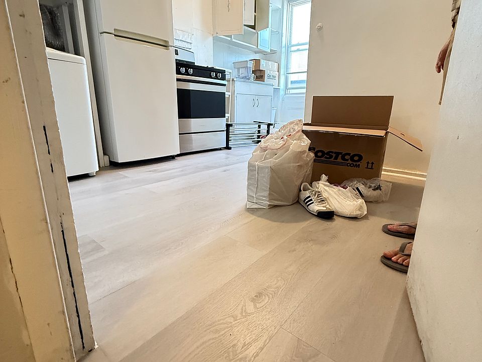 2nd image of 309 3rd St APT 5