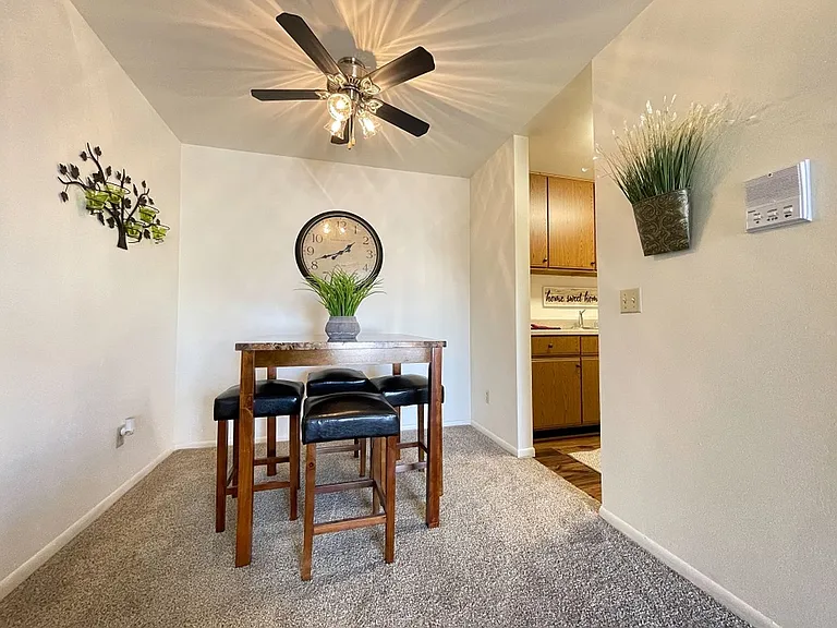 Country Meadows Apartments — Photo 56