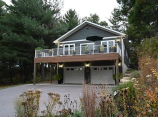 819 E Hiawatha Dr, Wisconsin Dells, WI 53965