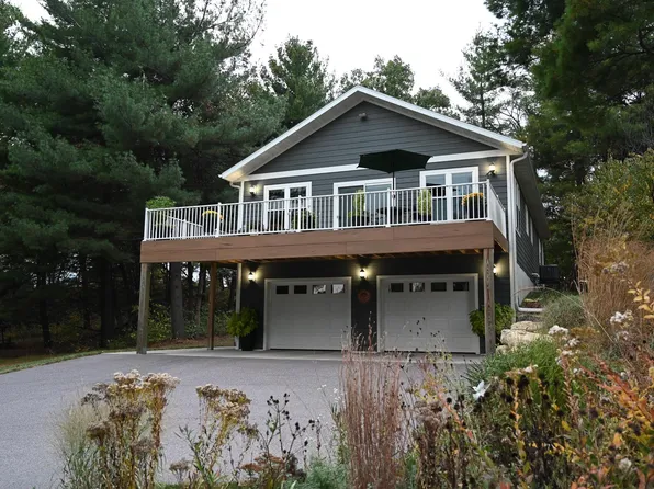 819 E Hiawatha Dr, Wisconsin Dells, WI 53965