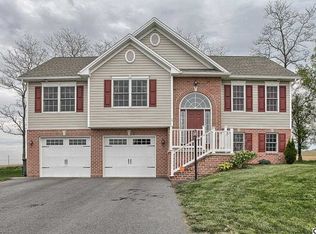 14 Red Hawk Dr, Shippensburg, PA 17257