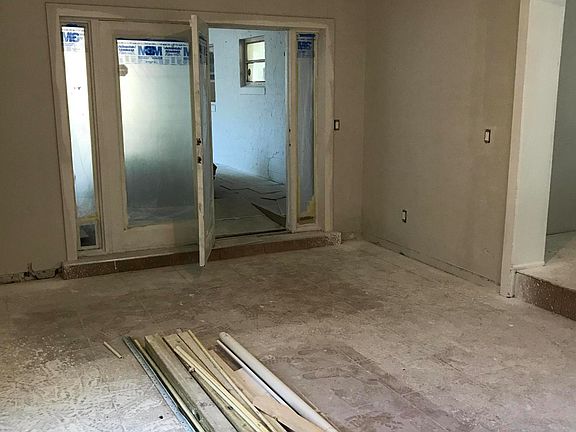 3rd image of 5718 PERCH Drive N