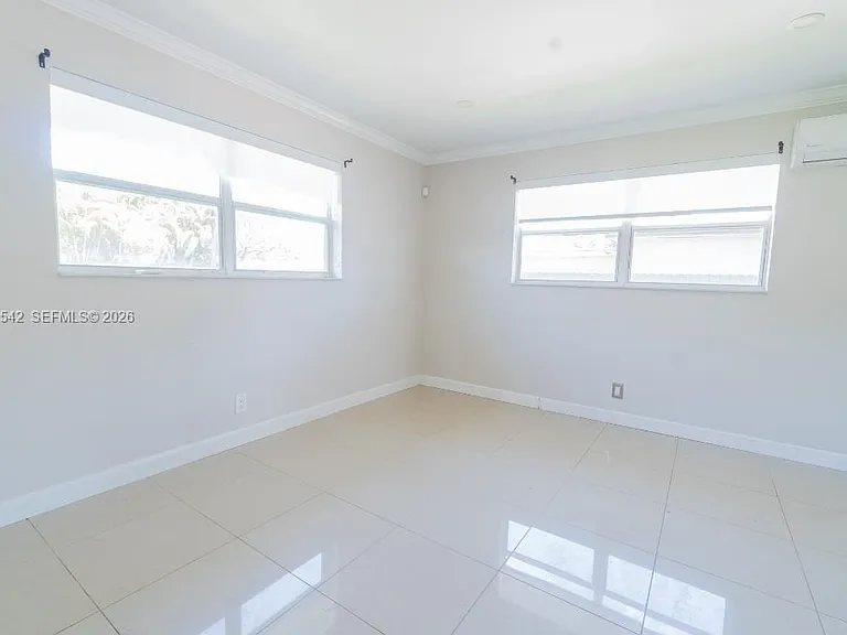 3129 Hollywood Blvd — Photo 8