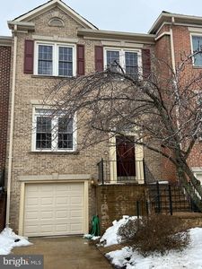 3935 Barcroft Mews Ct, Falls Church, VA, 22041