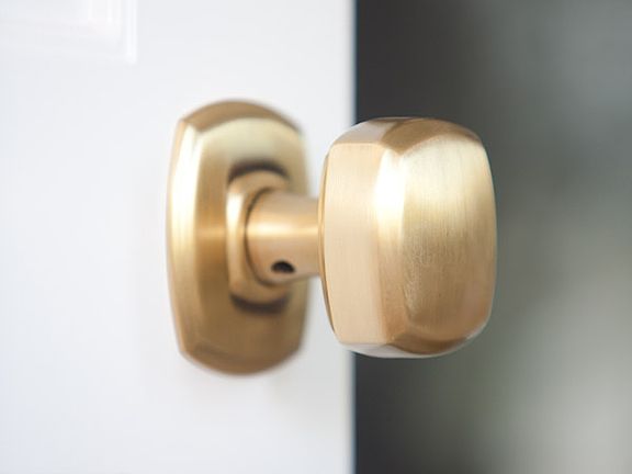 Door/ handle details 