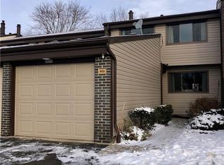 905 Winterset Ct, East Amherst, NY 14051