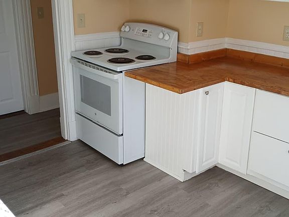 4th image of 101-103 Daniels Ave #2