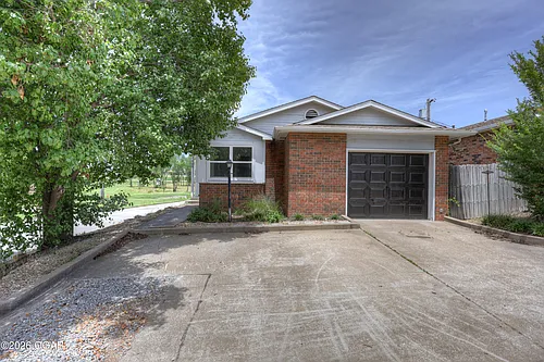 729 W 31st Ter Photo 1 729 W 31st Ter Photo 1