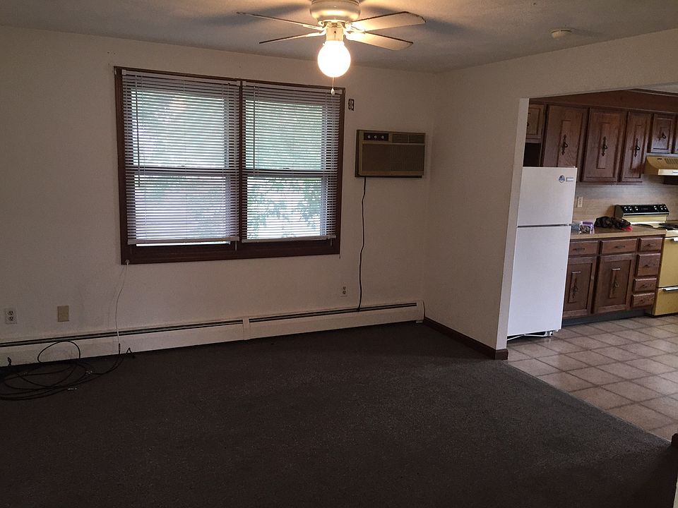 1st image of 295 Huxley Ave #1