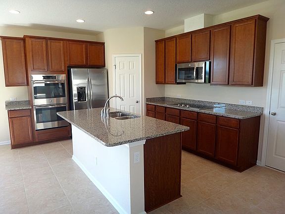 4th image of 3033 Paddle Creek Dr