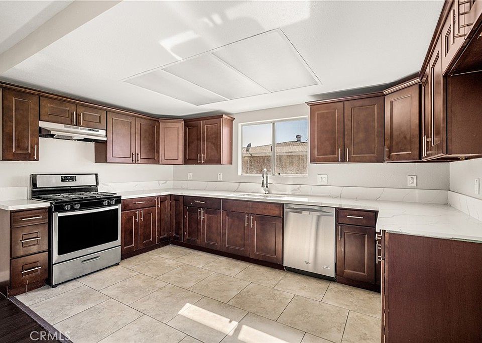1st image of 366 W Wright St