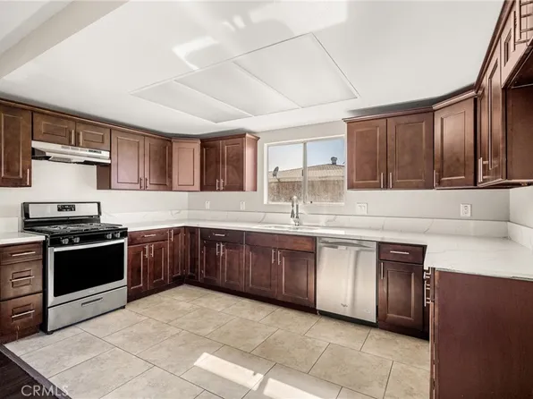 366 W Wright St, Hemet, CA 92543