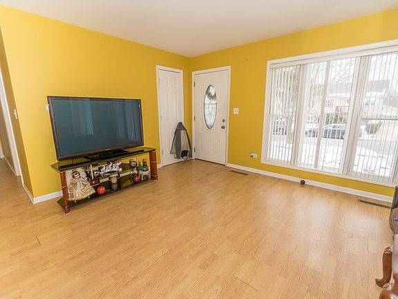 4th image of 1690 Paul Ave