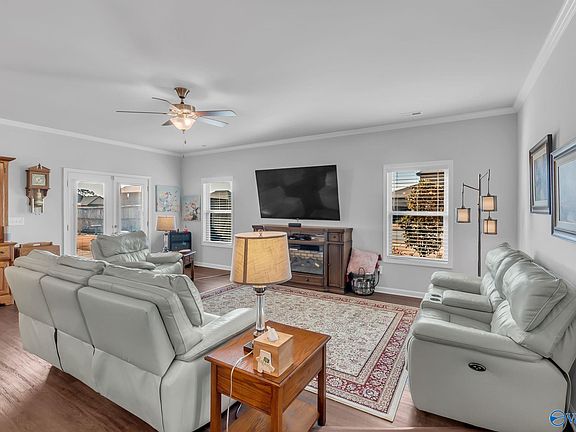3rd image of 222 Holt St