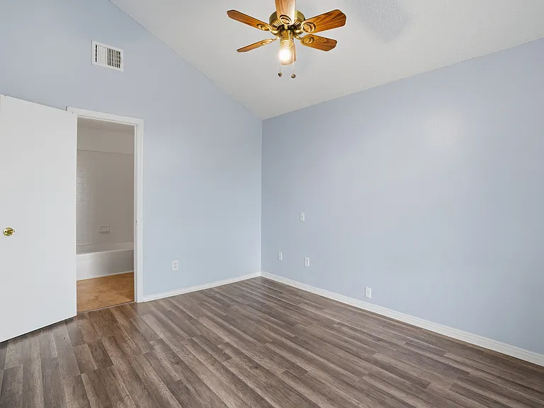 2540 Winter Oak St — Photo 16