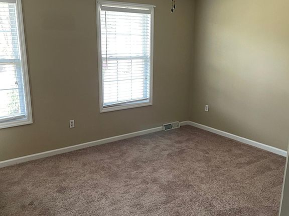 5th image of 413 Sara Leigh Dr APT 1