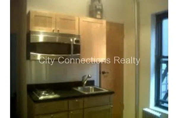 Rented by City Connections Realty | media 7