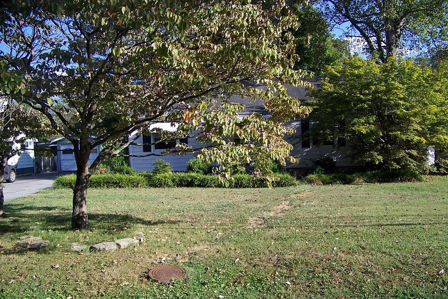 1st image of 2700 Valley View Dr