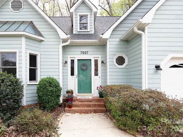 7007 Chapparall Ln, Charlotte, NC 28215