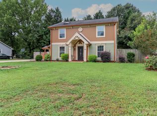 2646 Clover Hill Ln, Charlotte, NC 28215