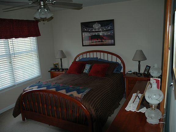 4th image of 649 Wyndhurst Dr