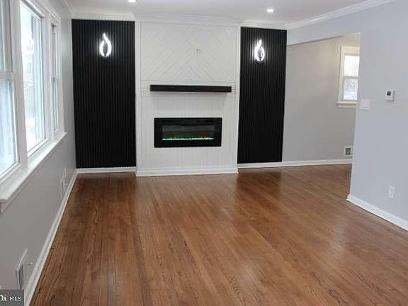 3rd image of 54 Meriline Ave