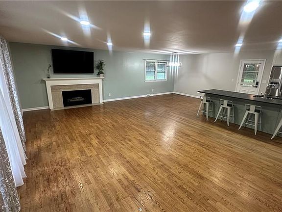 2nd image of 29 Stonecrest St