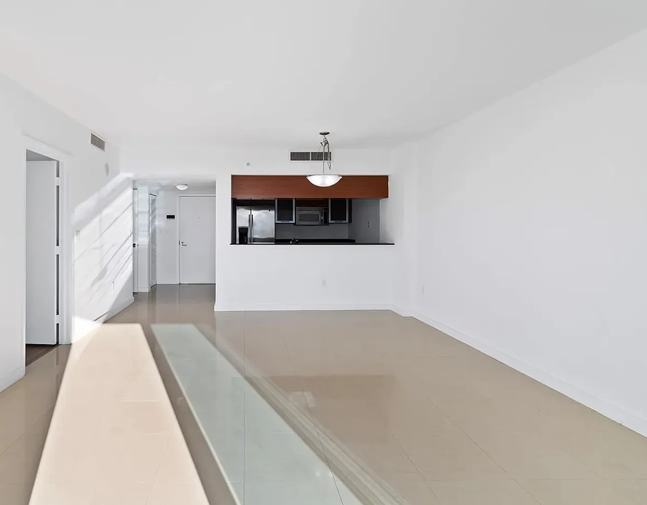 1 bed, 822 sqft, $2,600 — Photo 3