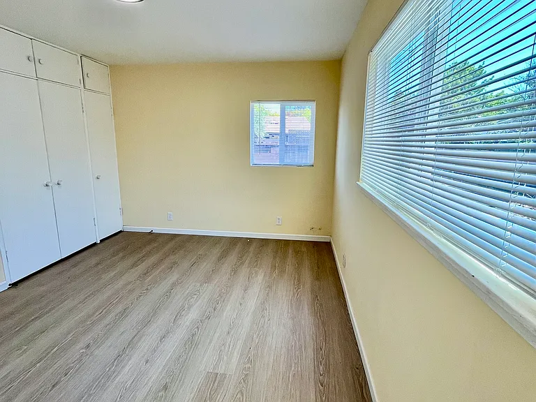 42964 Parkwood St — Photo 7