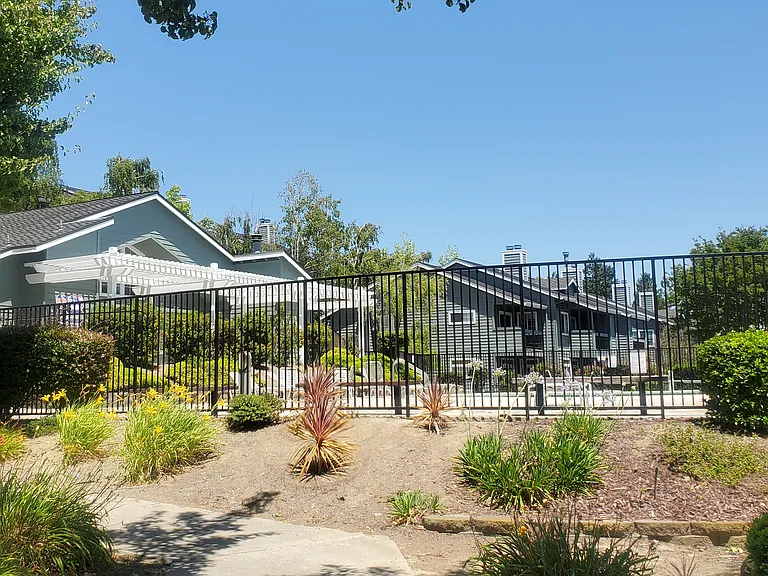 7815 Canyon Meadow Cir #B — Photo 34