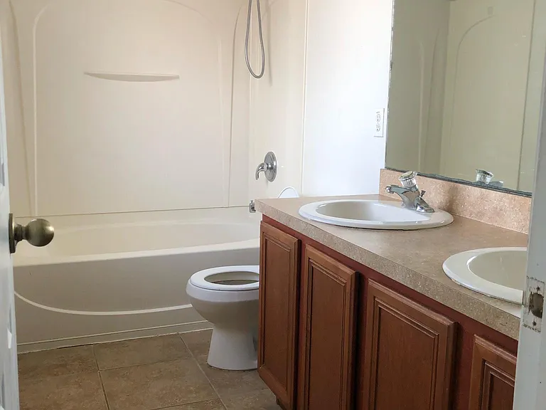 1144 Blackwater Pond Dr — Photo 4
