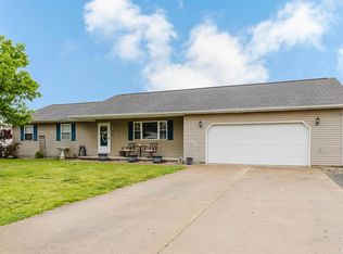 1303 Hazel Ln, Johnston City, IL 62951
