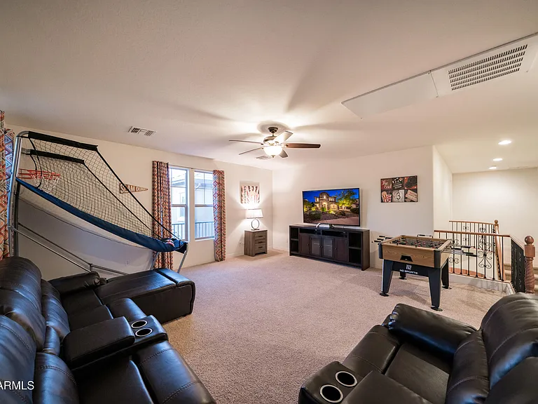 2681 E Hampton Ln — Photo 41